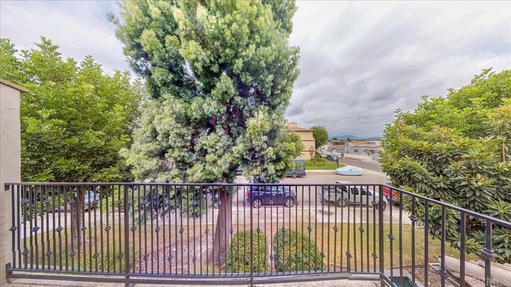 https://cdn.realtyfeed.com/cdn/127/306553491/b11b5e0576e868e5feffd1ec036f7eb4.webp