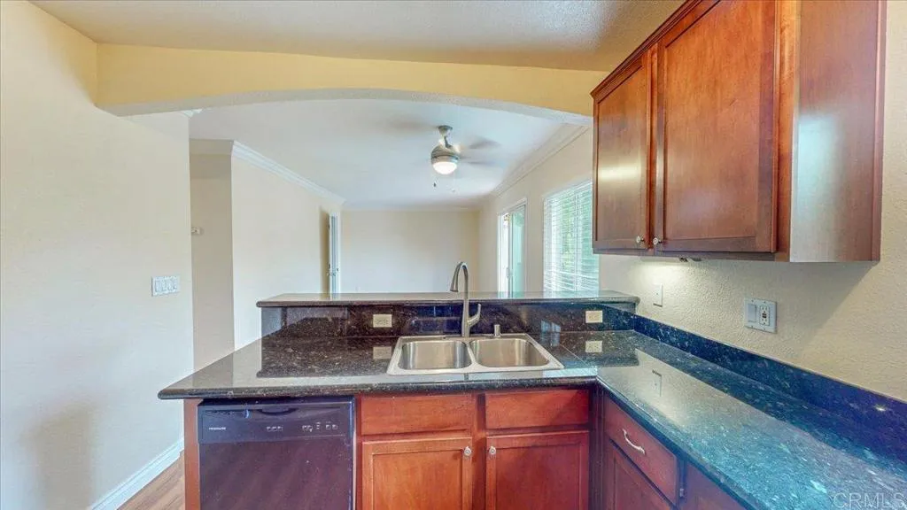 https://cdn.realtyfeed.com/cdn/127/306553491/db45f7d0b36c4395324d70a44f205551.webp
