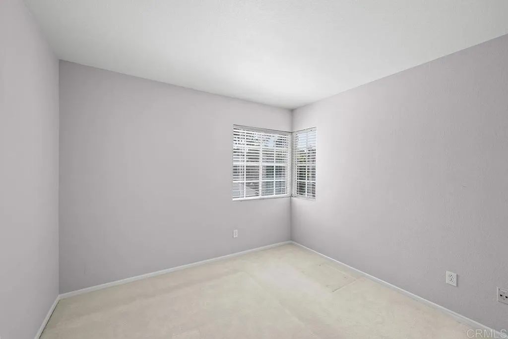 https://cdn.realtyfeed.com/cdn/127/306553524/3779e965f8eadd971fec329bcbc4d013.webp