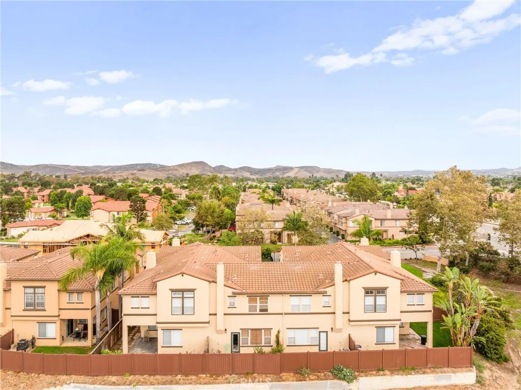 https://cdn.realtyfeed.com/cdn/127/306553525/1a9c6e049353370f062687c1842d31ab.webp