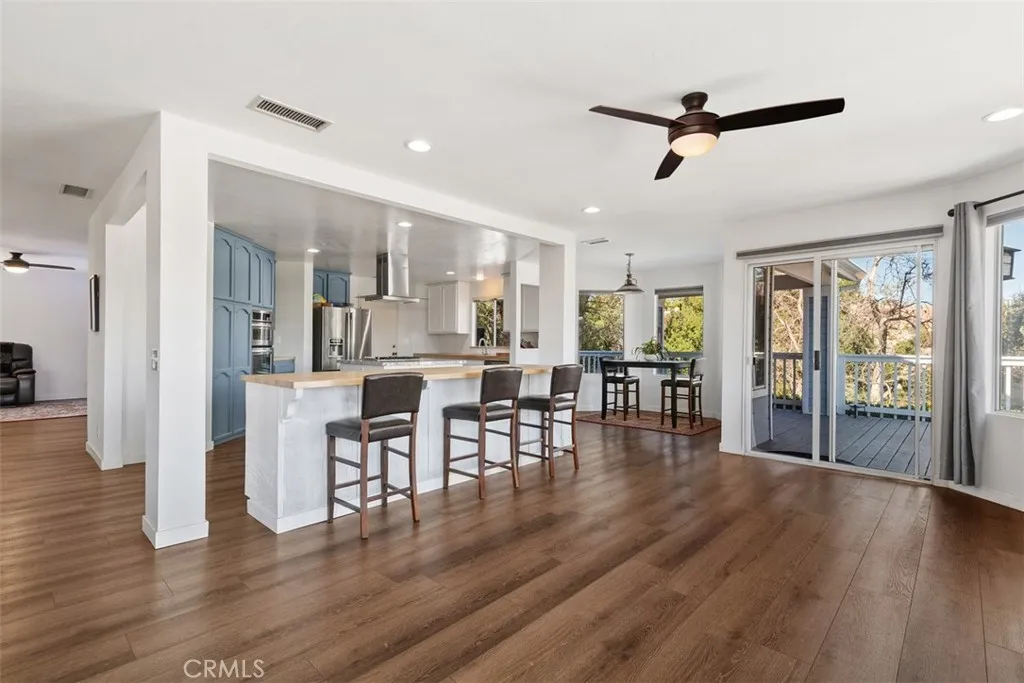 https://cdn.realtyfeed.com/cdn/127/306553649/cad22615976b7d2d66fe5d40ae8bbfc2.webp