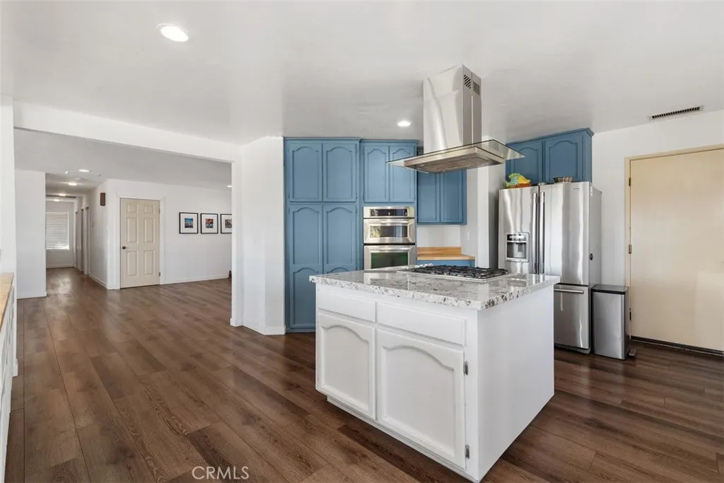 https://cdn.realtyfeed.com/cdn/127/306553649/fbb30a97a430d32748dd1fbd79ef783b.webp