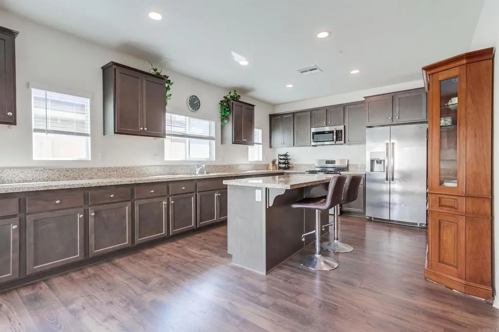 https://cdn.realtyfeed.com/cdn/127/306553681/22442d7e17c8d37dfbe8cf7431f159c8.webp