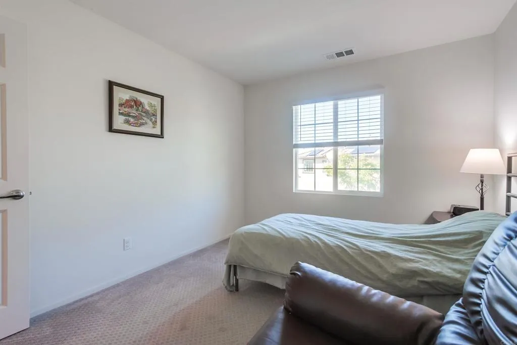 https://cdn.realtyfeed.com/cdn/127/306553681/39de676a8f4ab7f35a1e81846b6d4626.webp