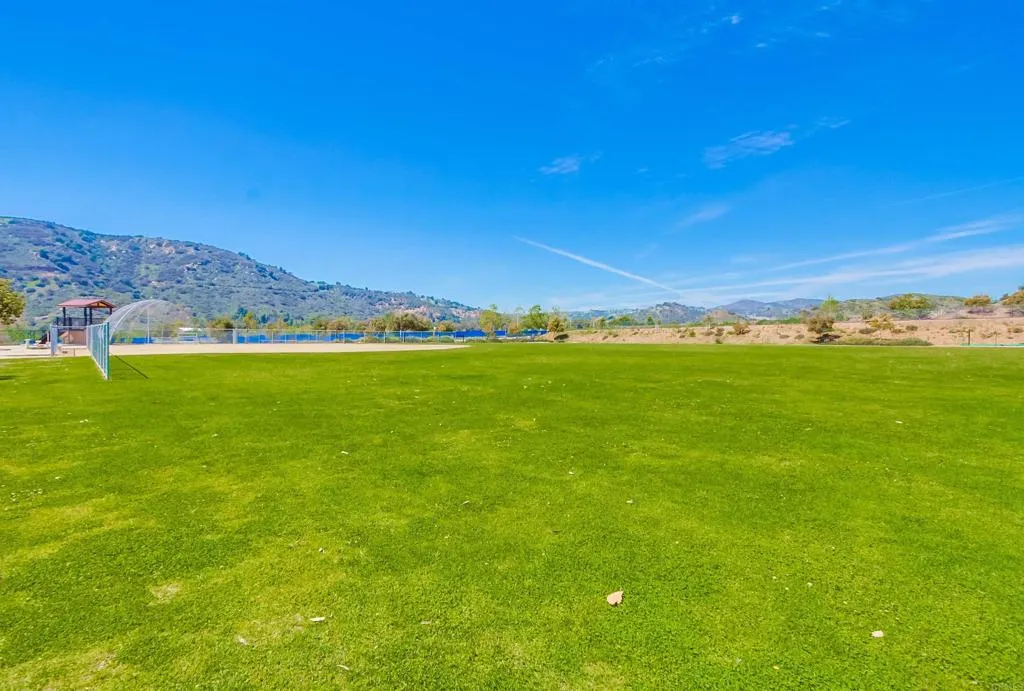 https://cdn.realtyfeed.com/cdn/127/306553681/49e1886ff6fd7e9a1d17e31b6206f126.webp