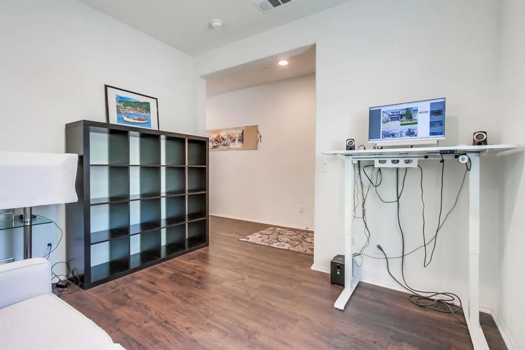 https://cdn.realtyfeed.com/cdn/127/306553681/6f9cab705cb970630b6d266739a879d2.webp