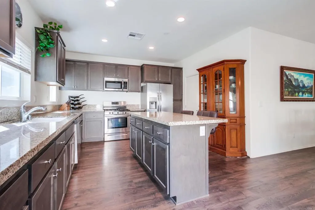 https://cdn.realtyfeed.com/cdn/127/306553681/8013d07d5c726bfbd106967e1dec00d1.webp