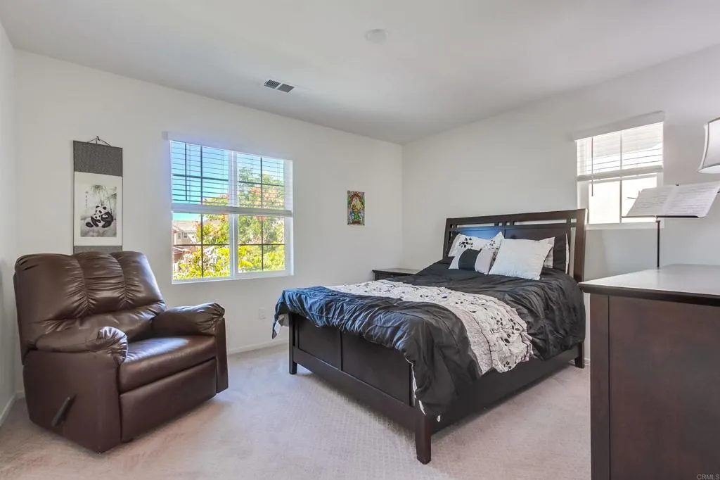 https://cdn.realtyfeed.com/cdn/127/306553681/896ba6c9cc325e5088d5cf874536a54d.webp