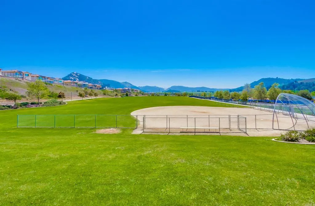 https://cdn.realtyfeed.com/cdn/127/306553681/c4efc2a1f36c8de51a8f0878a0d2de5b.webp