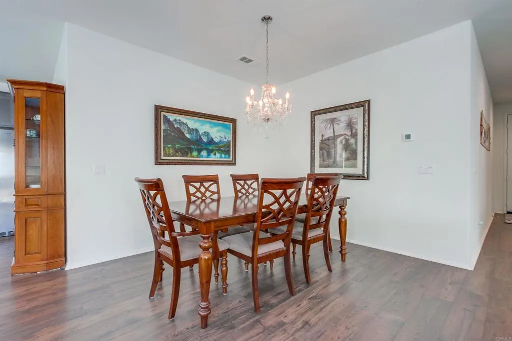 https://cdn.realtyfeed.com/cdn/127/306553681/df43c7a264137dca742707697edb2aa5.webp