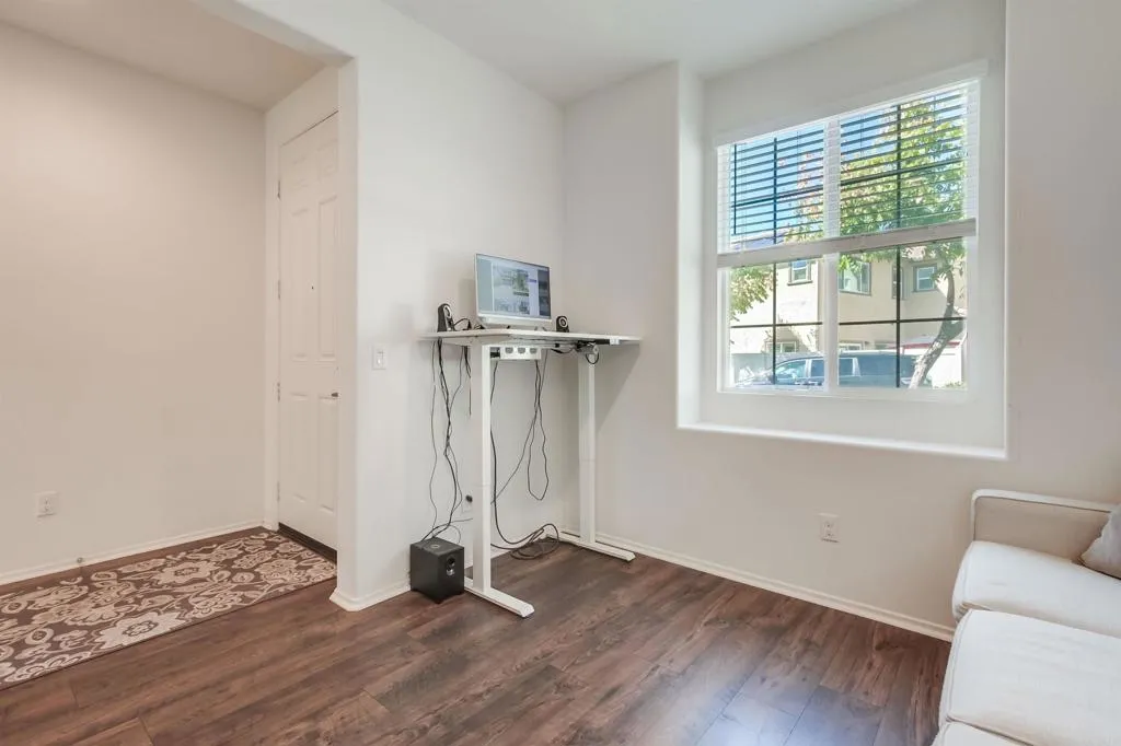 https://cdn.realtyfeed.com/cdn/127/306553681/e6186a4acde714aa871e97352e7c0d7e.webp