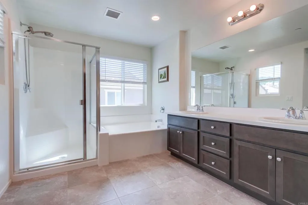https://cdn.realtyfeed.com/cdn/127/306553681/ea54a9c7039a2a16b24a7d2eea83ca37.webp