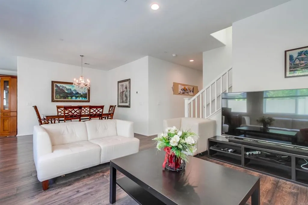 https://cdn.realtyfeed.com/cdn/127/306553681/efdf332021f0f509b5101d6968c95019.webp