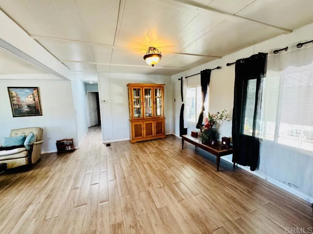 https://cdn.realtyfeed.com/cdn/127/306553693/360e2321d14e564e90a8c3ccf9d47e99.webp