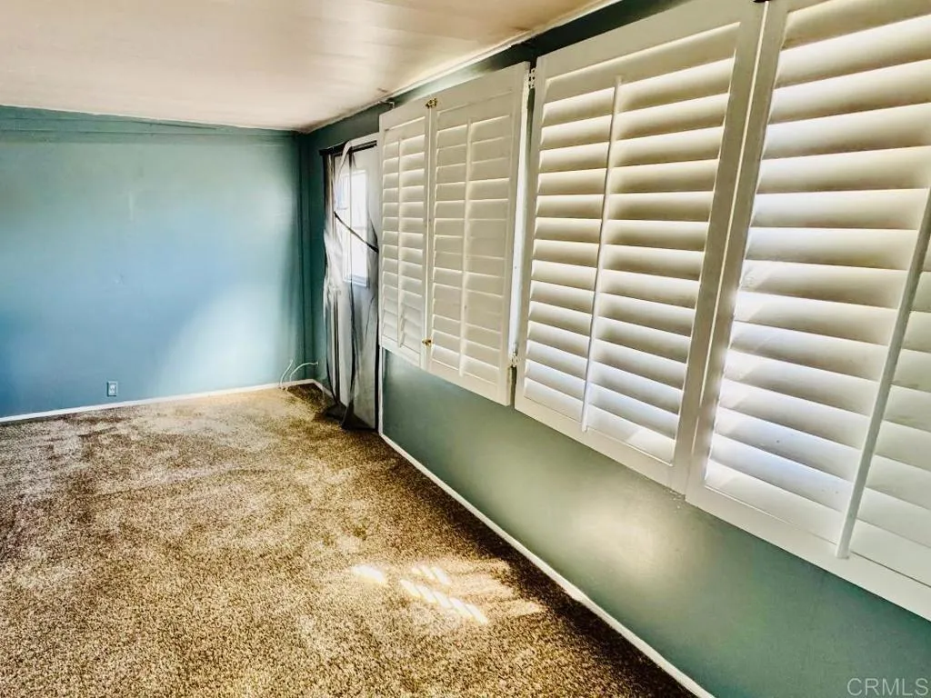 https://cdn.realtyfeed.com/cdn/127/306553693/583ffc28e7f9498ccc7818fa68cb791d.webp