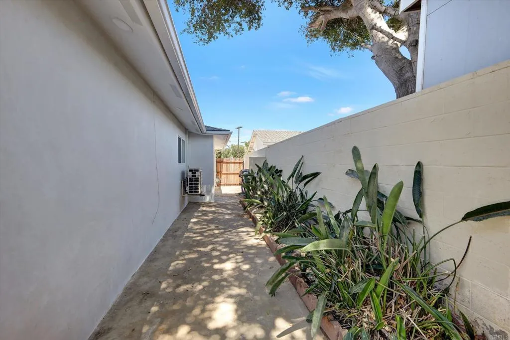 https://cdn.realtyfeed.com/cdn/127/306553790/23f76245b8a85773cefdcebbcab1229c.webp