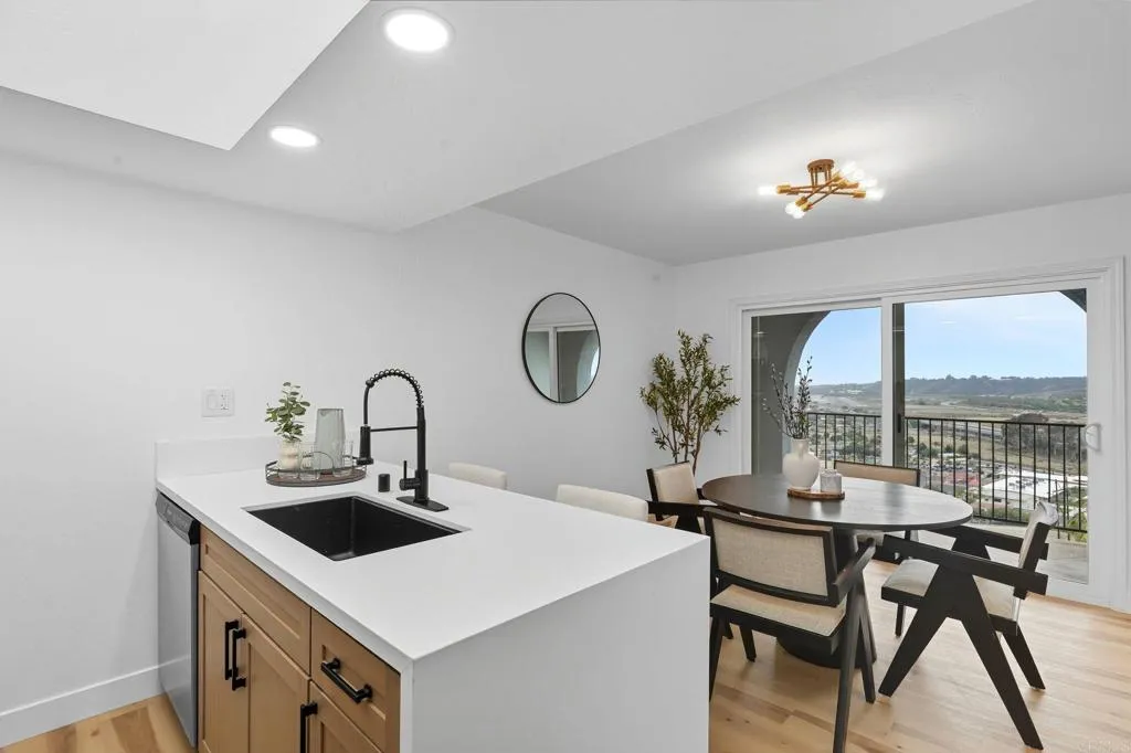https://cdn.realtyfeed.com/cdn/127/306553814/951ed327368ad06b109913cb88bf5951.webp
