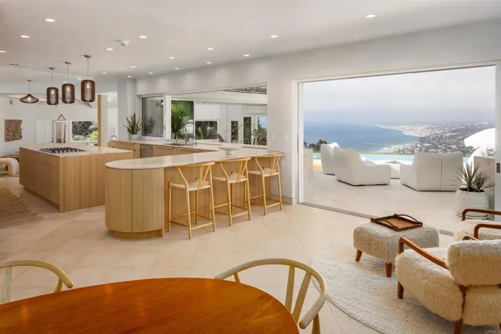 1904 VIA CASA ALTA, LA JOLLA, CA 92037  Photo 3