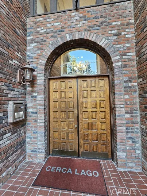 10310 Riverside Drive Unit 201, Toluca Lake, CA 91602 - Photo 4 of 37, Toluca Lake, CA