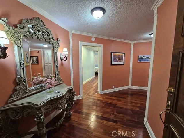 10310 Riverside Drive Unit 201, Toluca Lake, CA 91602 - Photo 5 of 37, Toluca Lake, CA