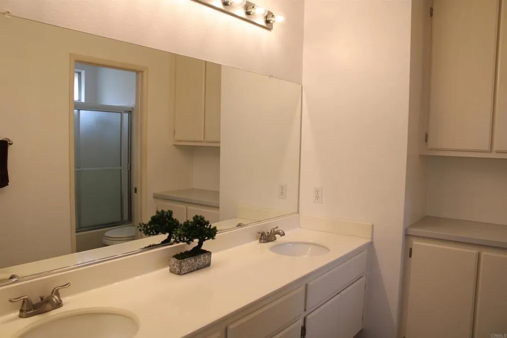 https://cdn.realtyfeed.com/cdn/127/306553899/bb3025f7e7f1b0bcdd2a4bf476505169.webp