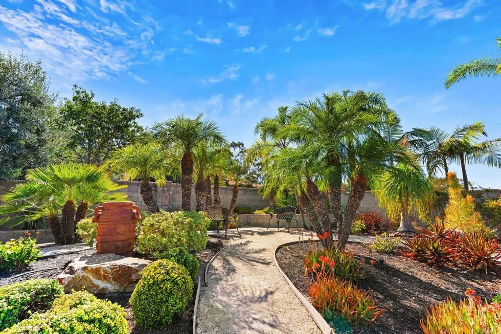https://cdn.realtyfeed.com/cdn/127/306553948/13ca4aa75a6728f42b5dd22f9c0d4ac8.webp