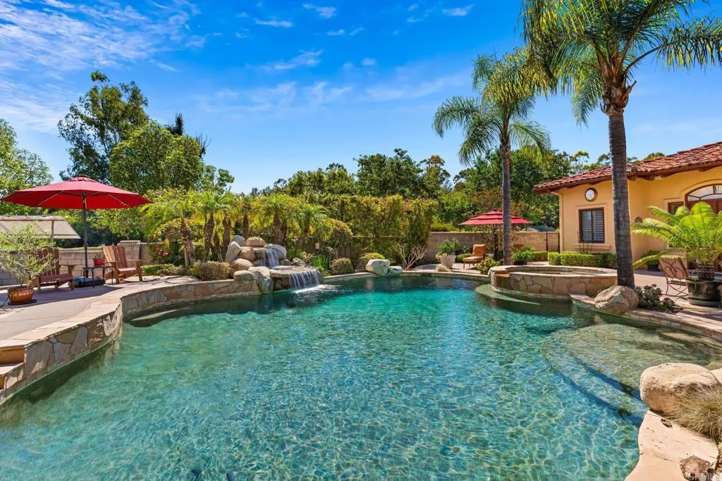https://cdn.realtyfeed.com/cdn/127/306553948/7c4d4e4bb9e6690e4474d4f9dd239df2.webp