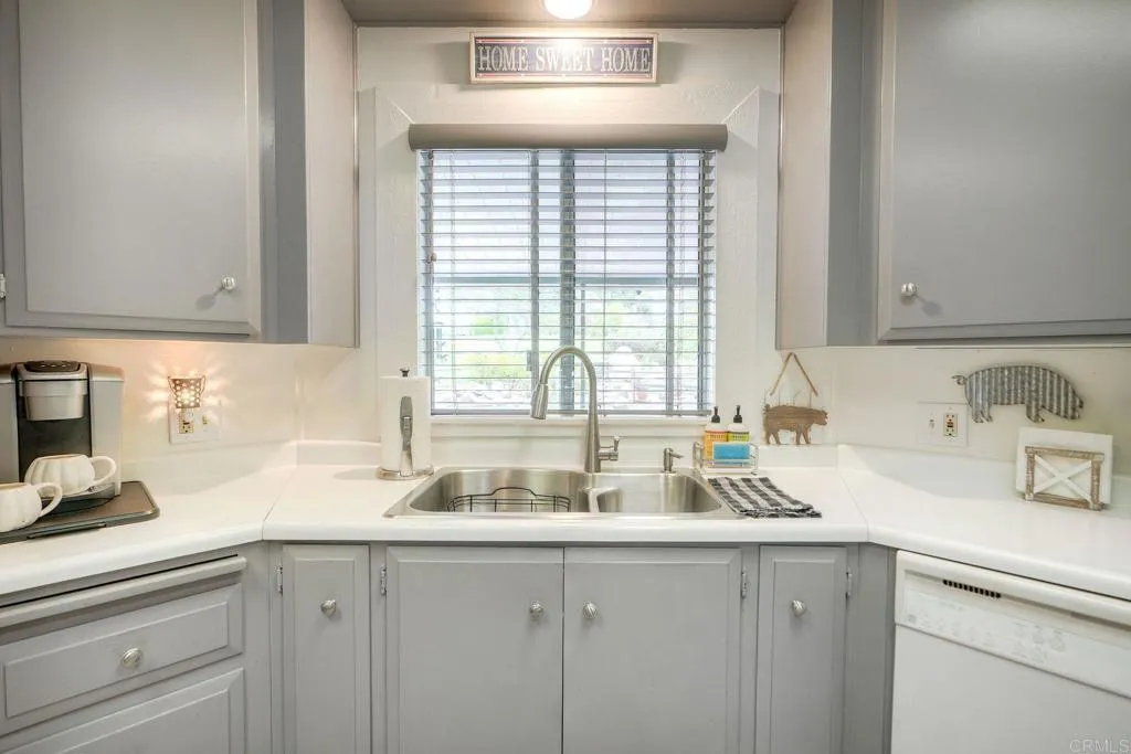 https://cdn.realtyfeed.com/cdn/127/306554040/3238e7f9f3607d3c00e914a46ce8ffe4.webp