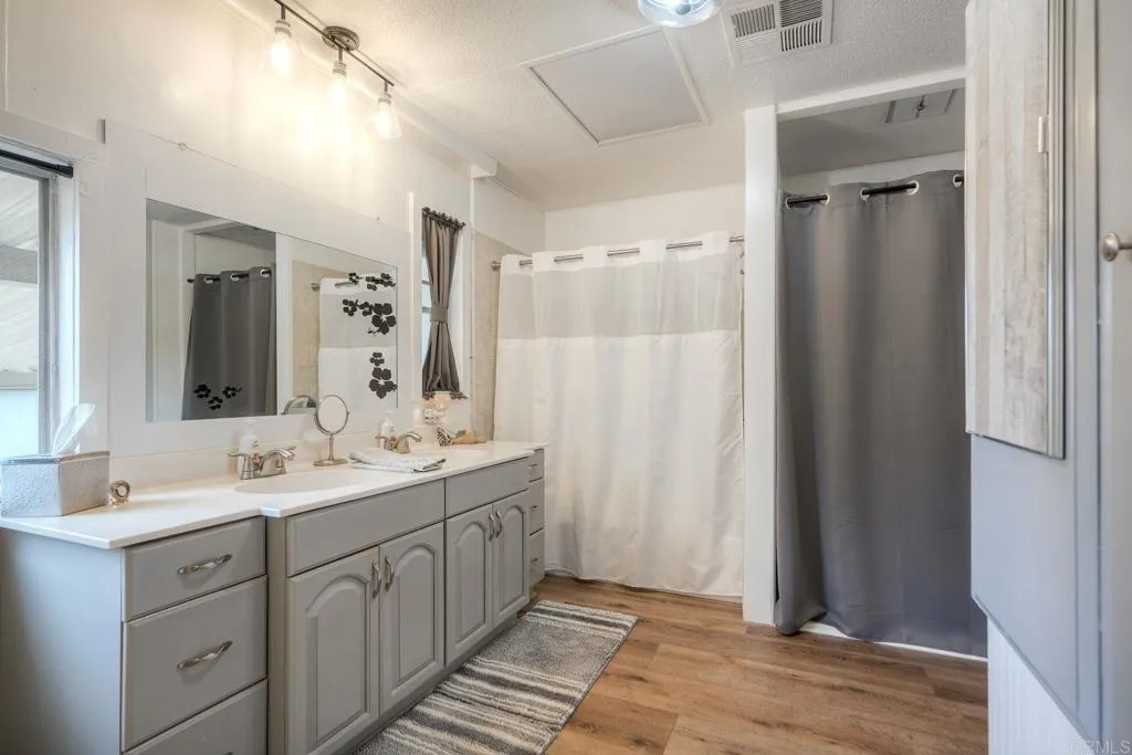 https://cdn.realtyfeed.com/cdn/127/306554040/88e40d5261dafc997e44d2dd573447a0.webp