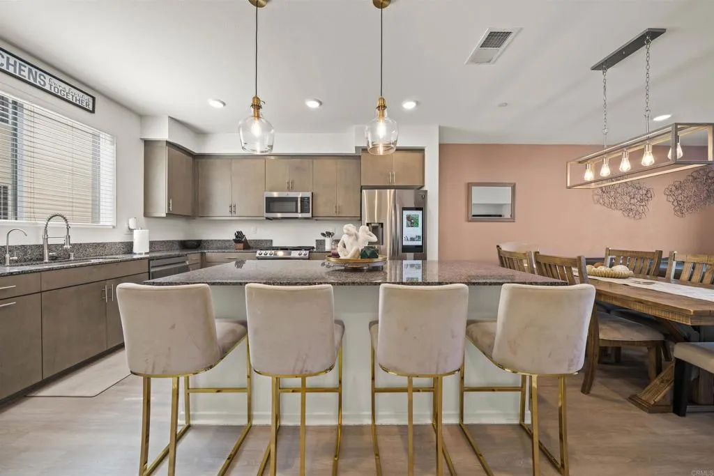https://cdn.realtyfeed.com/cdn/127/306554209/a5aa5a6b3454eeba86f6f47e3734494e.webp
