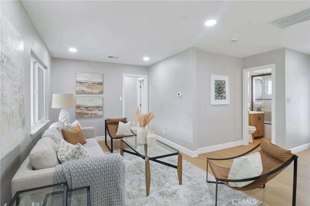 https://cdn.realtyfeed.com/cdn/127/306554250/120c9dade0c8f3d74be7bbc0c5f9f0a3.webp