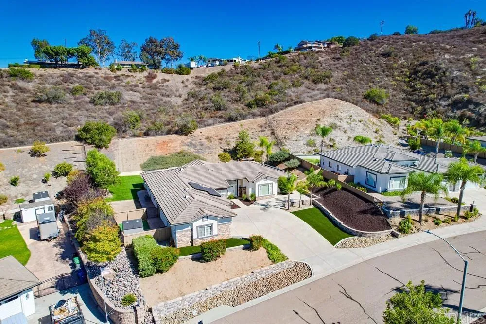 https://cdn.realtyfeed.com/cdn/127/306554301/2749551a43dde4d77ee0a816d25be99a.webp