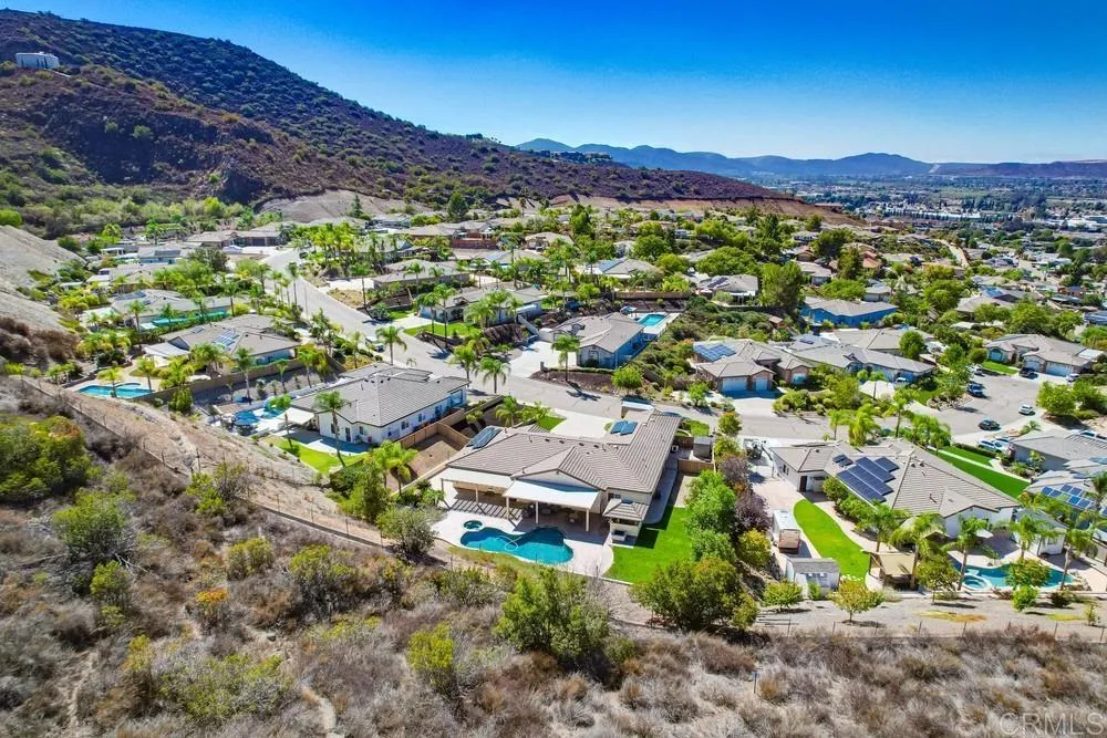 https://cdn.realtyfeed.com/cdn/127/306554301/3baa2acbb1a28315723d7ab6e5983312.webp