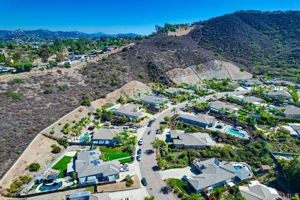 https://cdn.realtyfeed.com/cdn/127/306554301/6aad55f8ea5f1e3d9742ee08cceb5b9e.webp