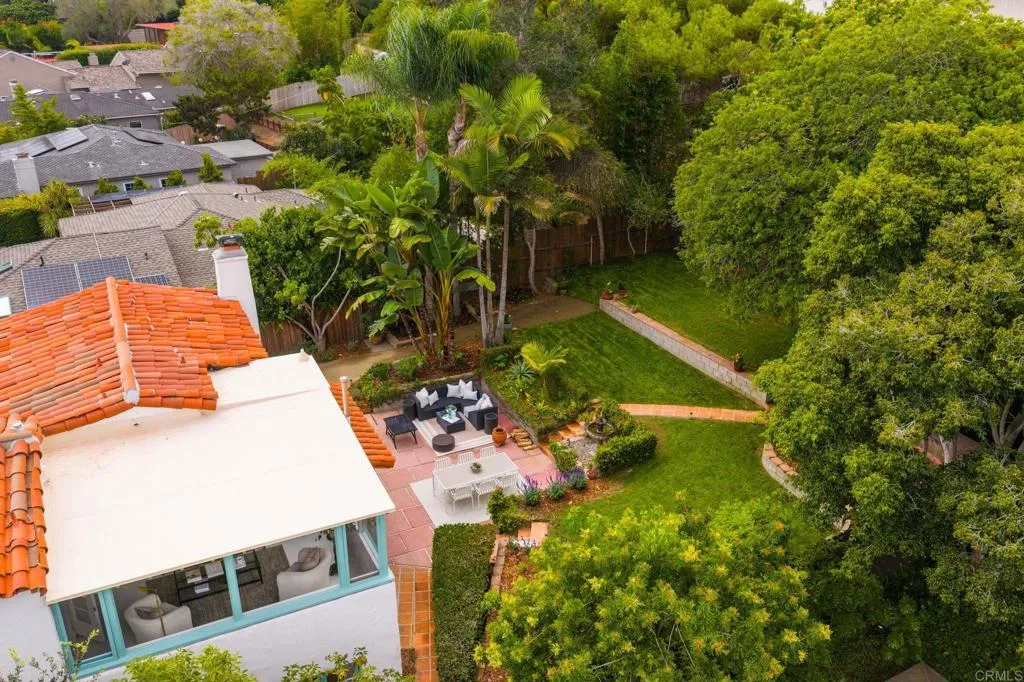 https://cdn.realtyfeed.com/cdn/127/306554306/ceb0b8d291881165afb9247ebd06ef7d.webp