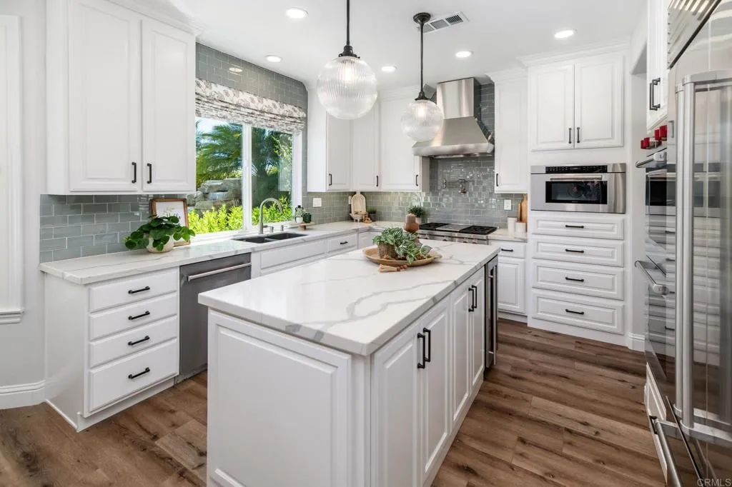 https://cdn.realtyfeed.com/cdn/127/306554457/d265d203a2c6c29531771371716ac7fc.webp