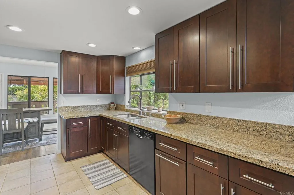 https://cdn.realtyfeed.com/cdn/127/306554517/05392e7ad2a197b97cc32abf857f2f32.webp