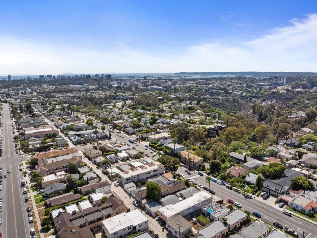 https://cdn.realtyfeed.com/cdn/127/306554603/6454d20a32cf32ea613b1109fcb200d7.webp