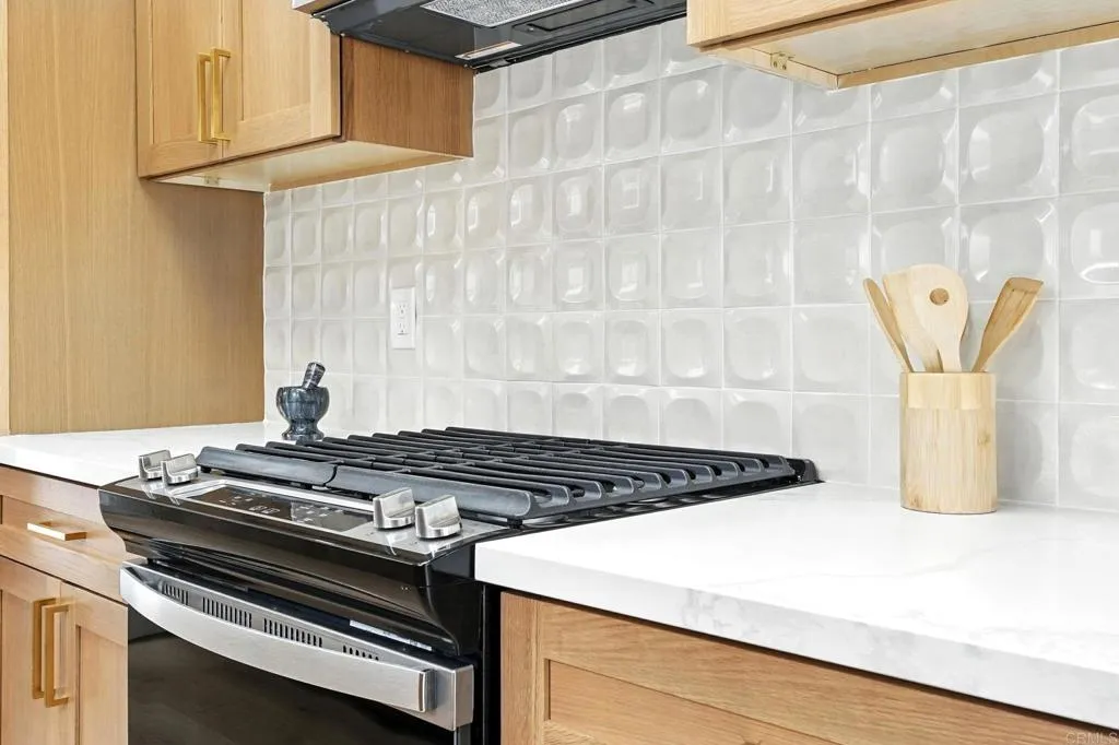 https://cdn.realtyfeed.com/cdn/127/306554603/6e2f66f7b7609bf2f8e16f2cd2c1c6d9.webp