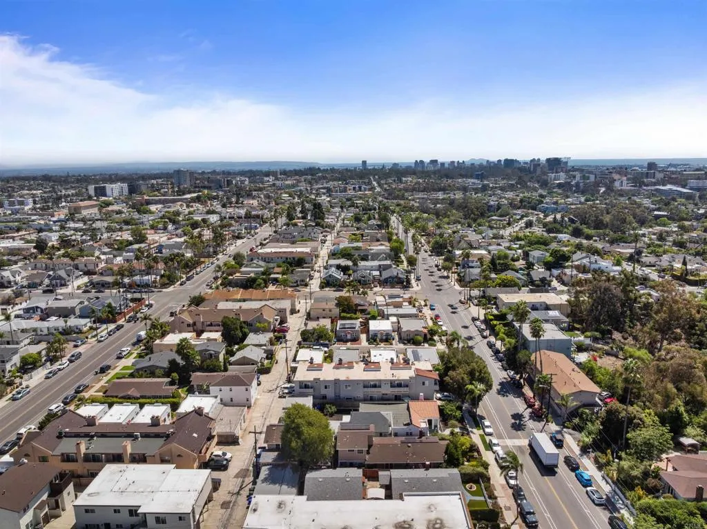 https://cdn.realtyfeed.com/cdn/127/306554603/a23d93b4eb33654e2fc3e7e7f955f1c5.webp