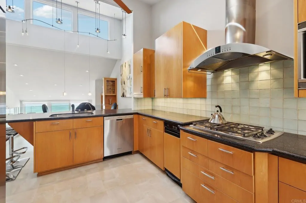 https://cdn.realtyfeed.com/cdn/127/306554649/2270cc5bce492b4a132b3323b6892c34.webp