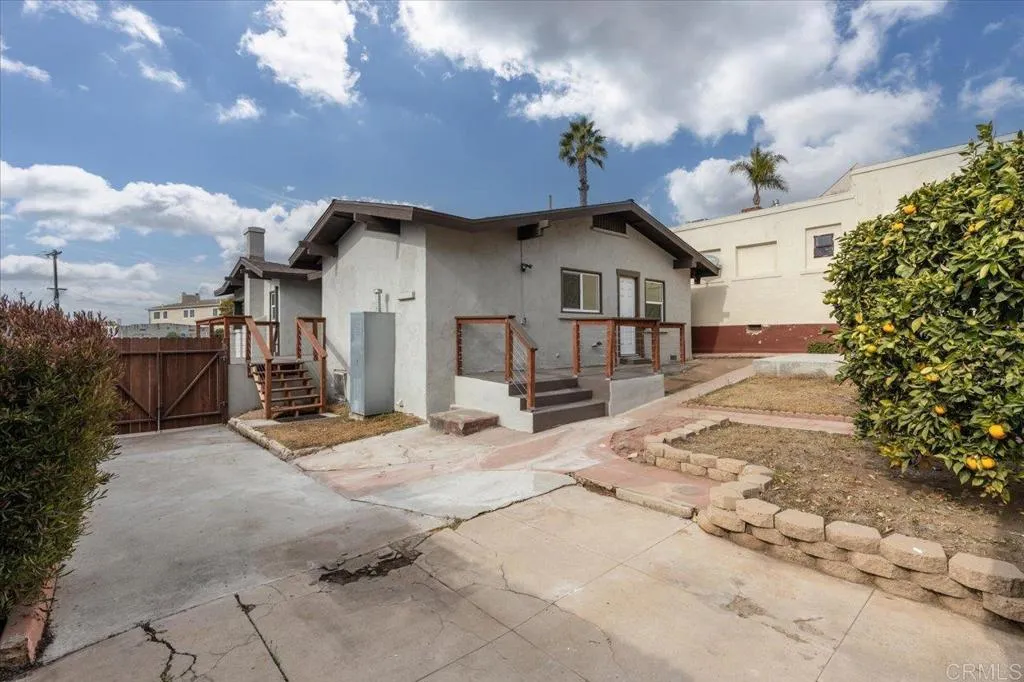 https://cdn.realtyfeed.com/cdn/127/306554666/e7b6f347bdf640da7ee9212ef2c660d1.webp