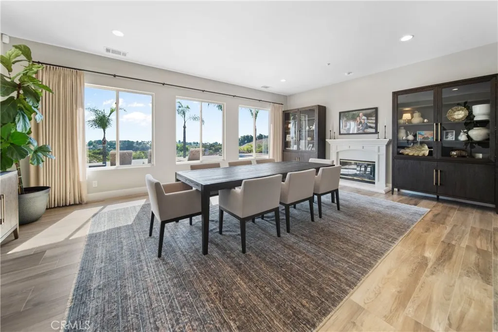https://cdn.realtyfeed.com/cdn/127/306554843/649a74bc836c0bb11e53bbb1eee1fa13.webp
