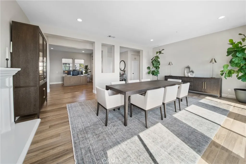 https://cdn.realtyfeed.com/cdn/127/306554843/ddfbbb45df7056bb0035ece237f40fbd.webp