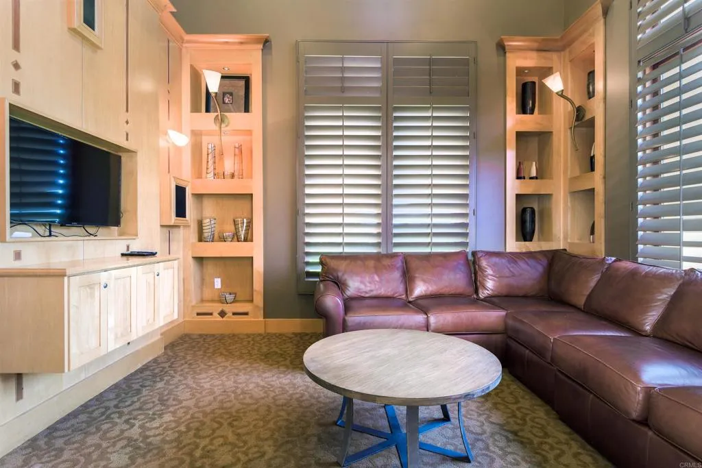 https://cdn.realtyfeed.com/cdn/127/306554847/07c86363d2157f7fa3bf9bdf7c0a2cc7.webp