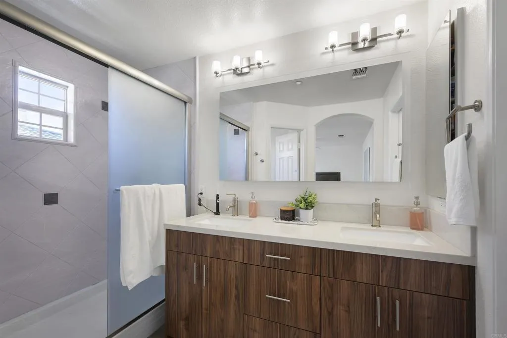 https://cdn.realtyfeed.com/cdn/127/306554847/d9a8306d16f16ecaa45db33067c8ca9a.webp