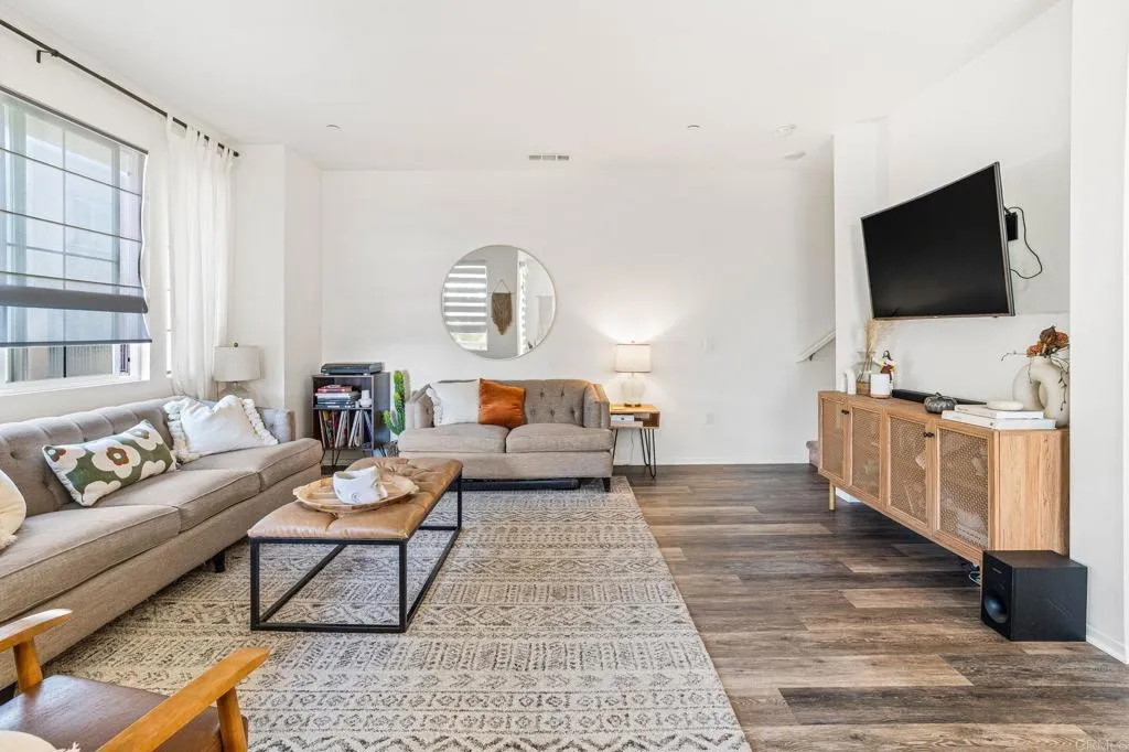 Photo #5: PTP2507432 Listing 