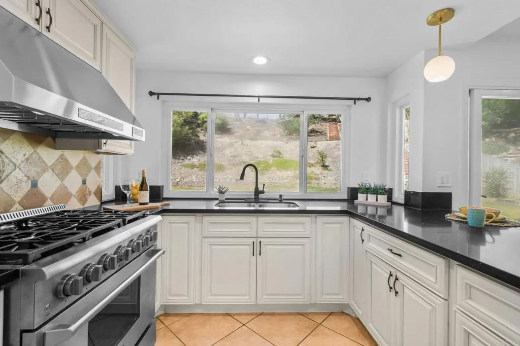https://cdn.realtyfeed.com/cdn/127/306554932/1c38d5403cfa9d67afffbb48f6d2784a.webp