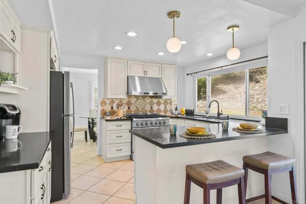 https://cdn.realtyfeed.com/cdn/127/306554932/d2f048a8c9e34c7022ed9d658a5b49f0.webp