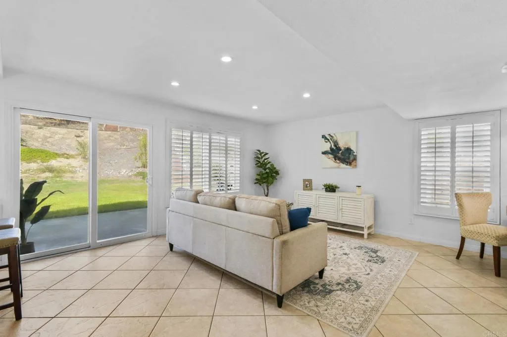 https://cdn.realtyfeed.com/cdn/127/306554932/fdd9b2b7cec16b6274287c321d0e1c1a.webp